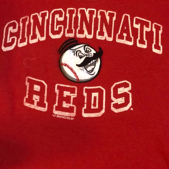 Cincinnati Reds T-shirt (Small) - Picture 3 of 3